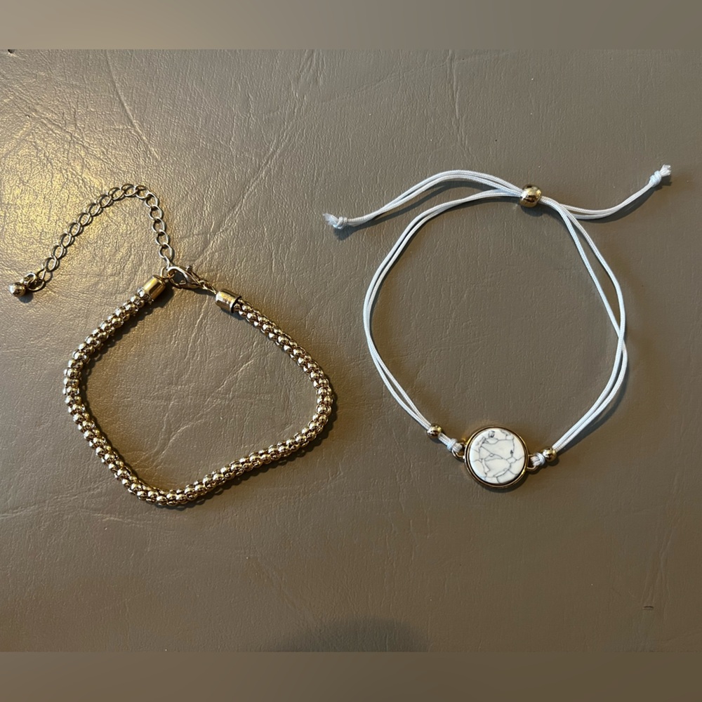 Lightweight Gold and White Bracelet Set